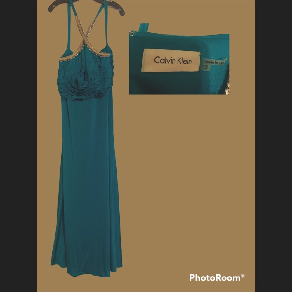 Brand Calvin Klein, Size 12, beautiful green color long for night occasion,